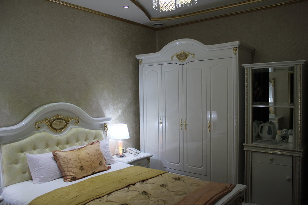 Готель Elegant Boutique Rustaveli Тбілісі Екстер'єр фото